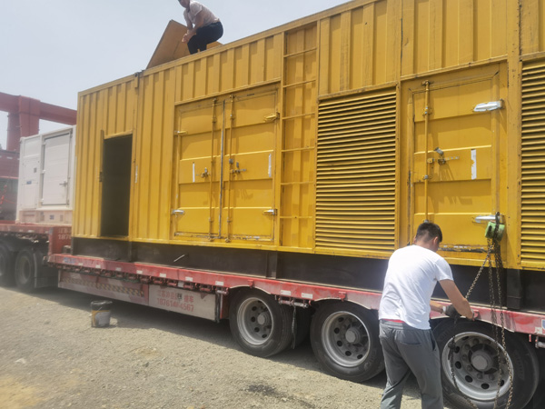 东阳除了负载情况和发动机维护，还有哪些因素会影响 200kw 柴油发电机的油耗？