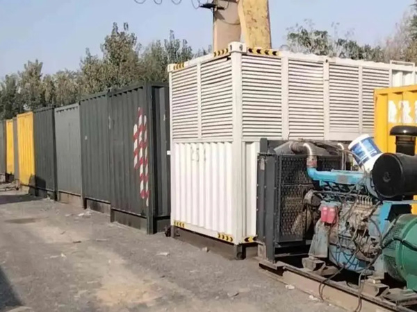 东阳200KW柴油发电机机组每小时油耗是多少?